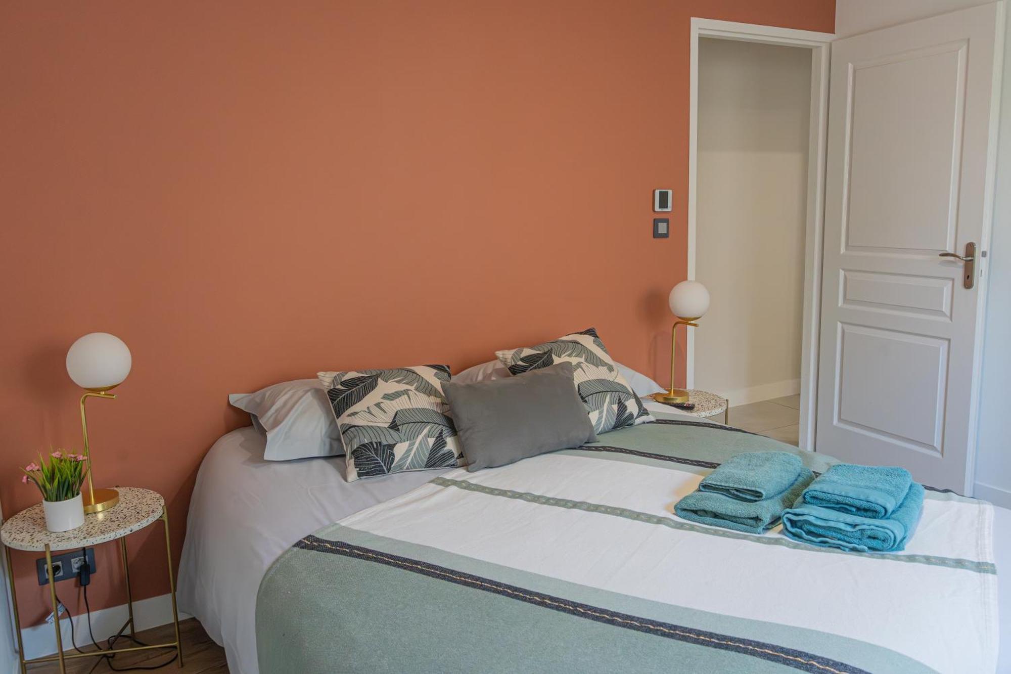 Jacuzzi Terrasse 86 - Terrasse & Climatisation - 4 Personnes - Bnb エペルネー エクステリア 写真